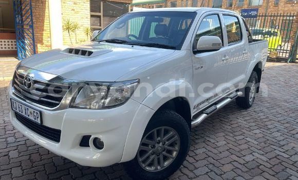 Buy Used Toyota Hilux White Car in Livingstone in Zambia Buy Used Toyota Hilux White Car in Livingstone in Zambia