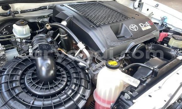 Acheter Occasion Voiture Toyota Hilux Blanc à Livingstone, Zambie Acheter Occasion Voiture Toyota Hilux Blanc à Livingstone, Zambie