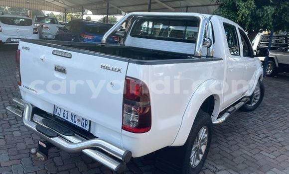 Acheter Occasion Voiture Toyota Hilux Blanc à Livingstone, Zambie Acheter Occasion Voiture Toyota Hilux Blanc à Livingstone, Zambie