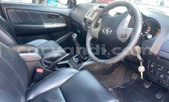Acheter Occasion Voiture Toyota Hilux Blanc à Livingstone, Zambie Acheter Occasion Voiture Toyota Hilux Blanc à Livingstone, Zambie