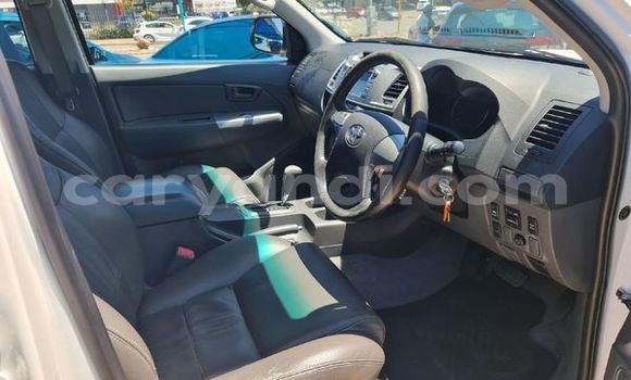 Acheter Occasion Voiture Toyota Hilux Blanc à Livingstone, Zambie Acheter Occasion Voiture Toyota Hilux Blanc à Livingstone, Zambie