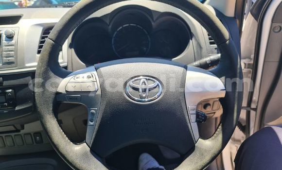 Acheter Occasion Voiture Toyota Hilux Blanc à Livingstone, Zambie Acheter Occasion Voiture Toyota Hilux Blanc à Livingstone, Zambie