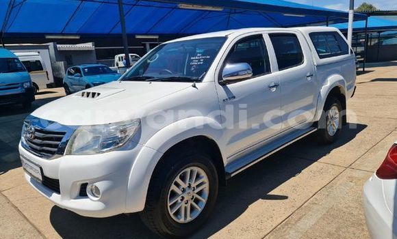 Acheter Occasion Voiture Toyota Hilux Blanc à Livingstone, Zambie Acheter Occasion Voiture Toyota Hilux Blanc à Livingstone, Zambie