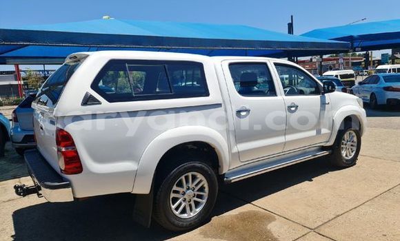 Acheter Occasion Voiture Toyota Hilux Blanc à Livingstone, Zambie Acheter Occasion Voiture Toyota Hilux Blanc à Livingstone, Zambie