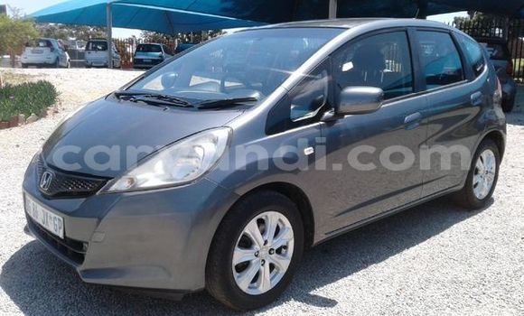 Nunua Ilio tumika Honda Jazz Fedha Gari ndani ya Livingstone nchini Zambia Nunua Ilio tumika Honda Jazz Fedha Gari ndani ya Livingstone nchini Zambia