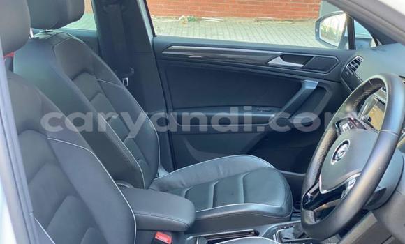 Buy Used Volkswagen Tiguan White Car in Livingstone in Zambia Buy Used Volkswagen Tiguan White Car in Livingstone in Zambia