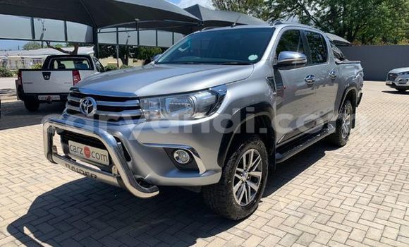 Acheter Occasion Voiture Toyota Hilux Gris à Livingstone, Zambie