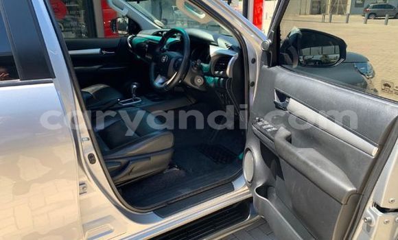 Tenga Tsaru Toyota Hilux Sirivha Mota in Livingstone in Zambia Tenga Tsaru Toyota Hilux Sirivha Mota in Livingstone in Zambia