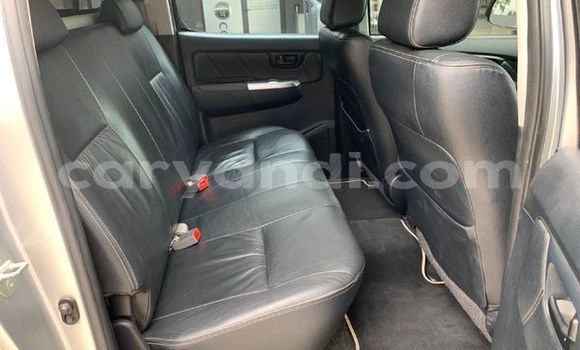 Acheter Occasion Voiture Toyota Hilux Gris à Livingstone, Zambie Acheter Occasion Voiture Toyota Hilux Gris à Livingstone, Zambie