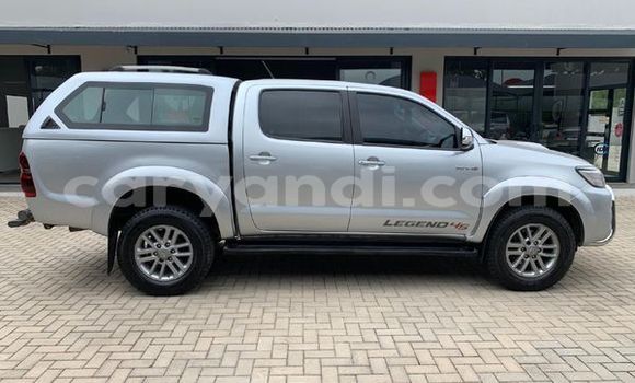 Acheter Occasion Voiture Toyota Hilux Gris à Livingstone, Zambie Acheter Occasion Voiture Toyota Hilux Gris à Livingstone, Zambie