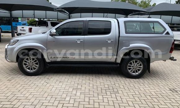 Acheter Occasion Voiture Toyota Hilux Gris à Livingstone, Zambie Acheter Occasion Voiture Toyota Hilux Gris à Livingstone, Zambie