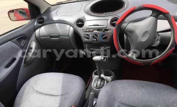 Acheter Occasion Voiture Toyota Vitz Rouge à Lusaka, Zambie Acheter Occasion Voiture Toyota Vitz Rouge à Lusaka, Zambie
