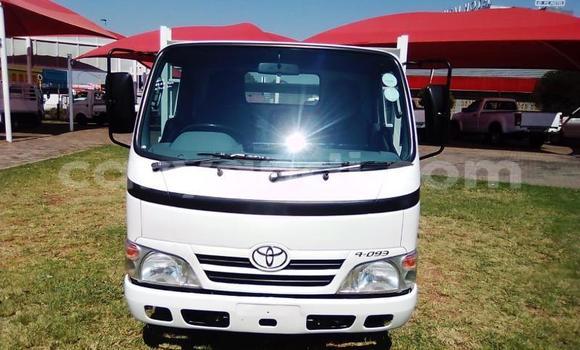 Acheter Occasion Utilitaire Toyota Dyna Blanc à Chingola, Zambie Acheter Occasion Utilitaire Toyota Dyna Blanc à Chingola, Zambie