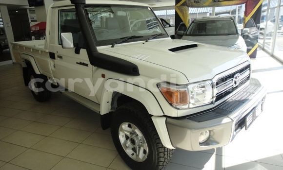 Acheter Occasion Voiture Toyota Land Cruiser Blanc à Livingstone, Zambie