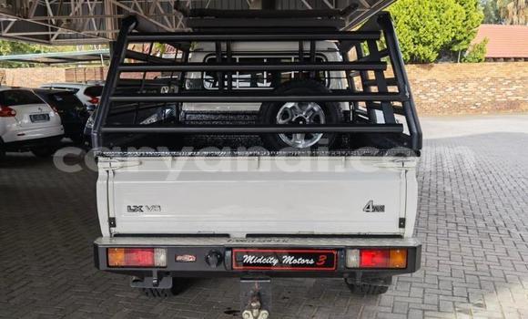 Tenga Tsaru Toyota Land Cruiser Chena Mota in Livingstone in Zambia Tenga Tsaru Toyota Land Cruiser Chena Mota in Livingstone in Zambia