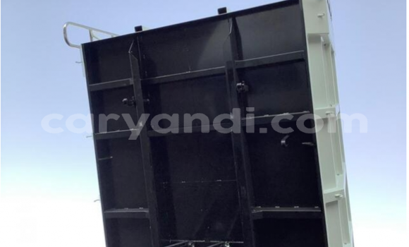 Tenga Tsaru Mitsubishi Fuso Chena Rori in Livingstone in Zambia Tenga Tsaru Mitsubishi Fuso Chena Rori in Livingstone in Zambia