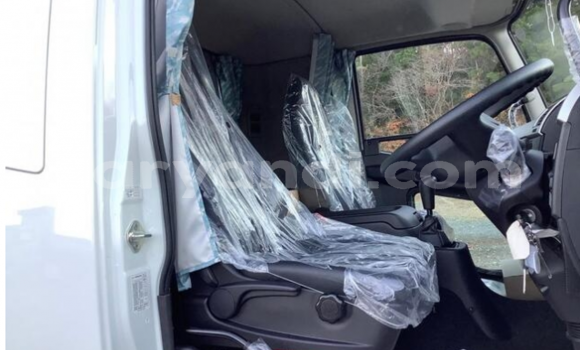 Tenga Tsaru Mitsubishi Fuso Chena Rori in Livingstone in Zambia Tenga Tsaru Mitsubishi Fuso Chena Rori in Livingstone in Zambia