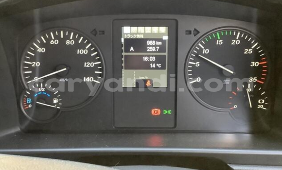 Tenga Tsaru Mitsubishi Fuso Chena Rori in Livingstone in Zambia Tenga Tsaru Mitsubishi Fuso Chena Rori in Livingstone in Zambia