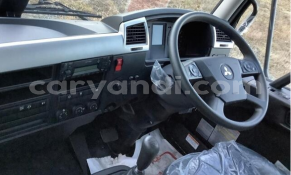 Tenga Tsaru Mitsubishi Fuso Chena Rori in Livingstone in Zambia Tenga Tsaru Mitsubishi Fuso Chena Rori in Livingstone in Zambia