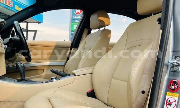 Acheter Occasion Voiture BMW 3–Series Gris à Lusaka, Zambie Acheter Occasion Voiture BMW 3–Series Gris à Lusaka, Zambie
