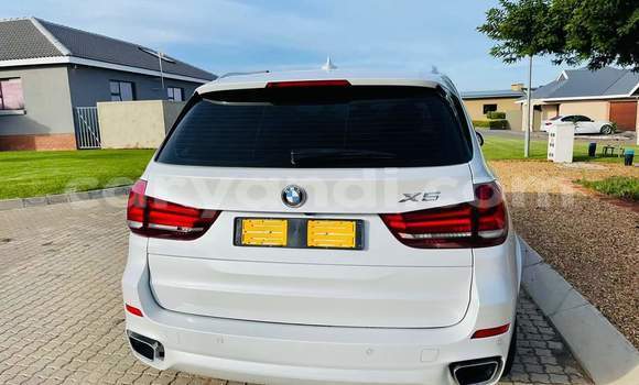 Acheter Occasion Voiture BMW X5 M Blanc à Livingstone, Zambie Acheter Occasion Voiture BMW X5 M Blanc à Livingstone, Zambie