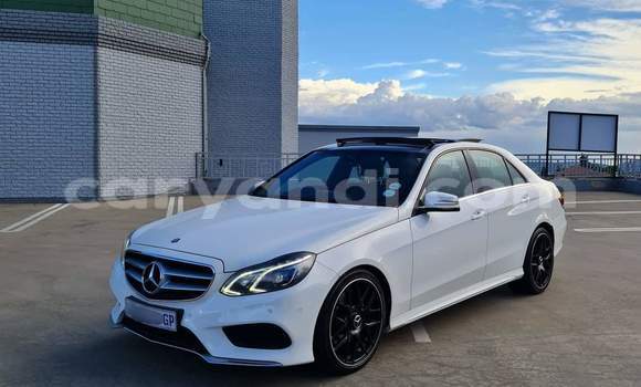 Acheter Occasion Voiture Mercedes‒Benz E–Class Blanc à Kitwe, Zambie