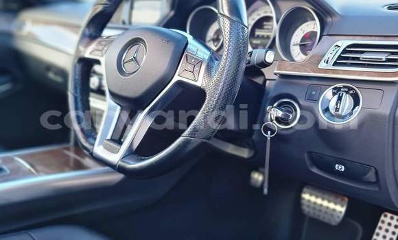 Buy Used Mercedes‒Benz E–Class White Car in Kitwe in Zambia Buy Used Mercedes‒Benz E–Class White Car in Kitwe in Zambia