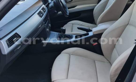 Tenga Tsaru BMW 3–Series Sirivha Mota in Livingstone in Zambia Tenga Tsaru BMW 3–Series Sirivha Mota in Livingstone in Zambia