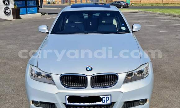 Tenga Tsaru BMW 3–Series Sirivha Mota in Livingstone in Zambia Tenga Tsaru BMW 3–Series Sirivha Mota in Livingstone in Zambia