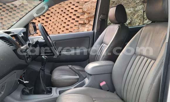 Acheter Occasion Voiture Toyota Hilux Blanc à Lusaka, Zambie Acheter Occasion Voiture Toyota Hilux Blanc à Lusaka, Zambie