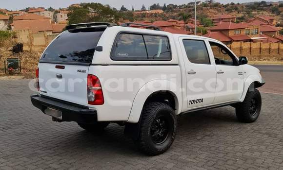 Acheter Occasion Voiture Toyota Hilux Blanc à Lusaka, Zambie Acheter Occasion Voiture Toyota Hilux Blanc à Lusaka, Zambie