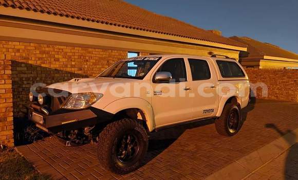 Acheter Occasion Voiture Toyota Hilux Blanc à Lusaka, Zambie Acheter Occasion Voiture Toyota Hilux Blanc à Lusaka, Zambie