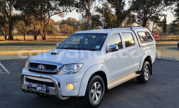 Buy Used Toyota Hilux White Car in Chingola in Zambia Buy Used Toyota Hilux White Car in Chingola in Zambia