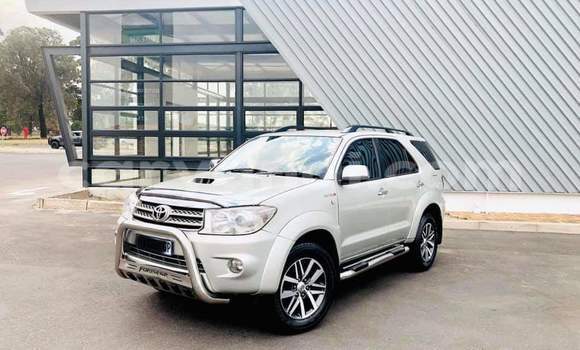 Acheter Occasion Voiture Toyota Fortuner Gris à Lusaka, Zambie Acheter Occasion Voiture Toyota Fortuner Gris à Lusaka, Zambie
