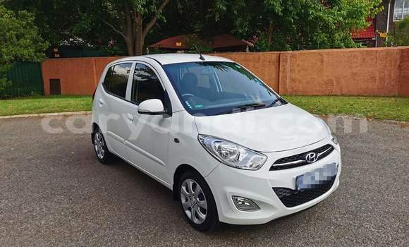 Tenga Tsaru Hyundai i10 Chena Mota in Livingstone in Zambia Tenga Tsaru Hyundai i10 Chena Mota in Livingstone in Zambia