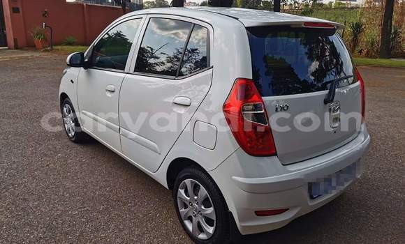 Tenga Tsaru Hyundai i10 Chena Mota in Livingstone in Zambia Tenga Tsaru Hyundai i10 Chena Mota in Livingstone in Zambia