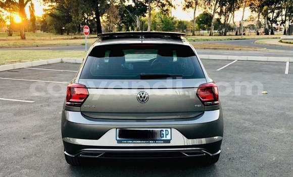 Acheter Occasion Voiture Volkswagen Polo Gris à Lusaka, Zambie Acheter Occasion Voiture Volkswagen Polo Gris à Lusaka, Zambie
