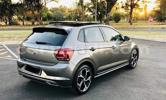 Acheter Occasion Voiture Volkswagen Polo Gris à Lusaka, Zambie Acheter Occasion Voiture Volkswagen Polo Gris à Lusaka, Zambie