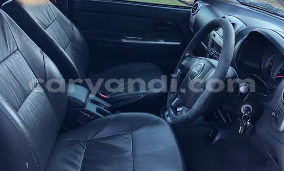 Acheter Occasion Voiture Isuzu KB Blanc à Kitwe, Zambie Acheter Occasion Voiture Isuzu KB Blanc à Kitwe, Zambie