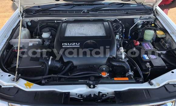 Acheter Occasion Voiture Isuzu KB Blanc à Kitwe, Zambie Acheter Occasion Voiture Isuzu KB Blanc à Kitwe, Zambie