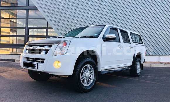 Acheter Occasion Voiture Isuzu KB Blanc à Kitwe, Zambie Acheter Occasion Voiture Isuzu KB Blanc à Kitwe, Zambie
