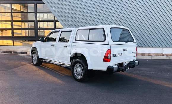 Acheter Occasion Voiture Isuzu KB Blanc à Kitwe, Zambie Acheter Occasion Voiture Isuzu KB Blanc à Kitwe, Zambie