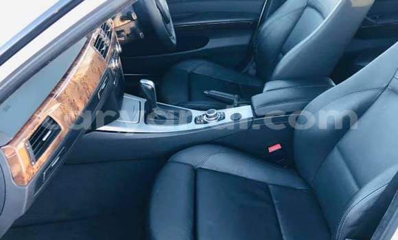Acheter Occasion Voiture BMW 3–Series Blanc à Kitwe, Zambie Acheter Occasion Voiture BMW 3–Series Blanc à Kitwe, Zambie