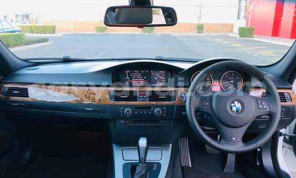 Acheter Occasion Voiture BMW 3–Series Blanc à Kitwe, Zambie Acheter Occasion Voiture BMW 3–Series Blanc à Kitwe, Zambie