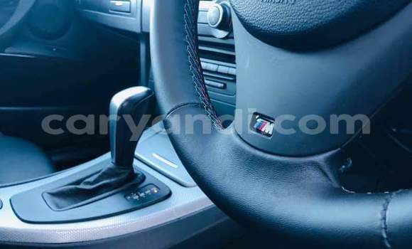 Acheter Occasion Voiture BMW 3–Series Blanc à Kitwe, Zambie Acheter Occasion Voiture BMW 3–Series Blanc à Kitwe, Zambie