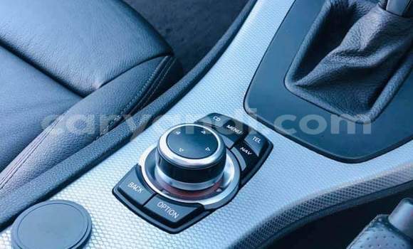 Acheter Occasion Voiture BMW 3–Series Blanc à Kitwe, Zambie Acheter Occasion Voiture BMW 3–Series Blanc à Kitwe, Zambie