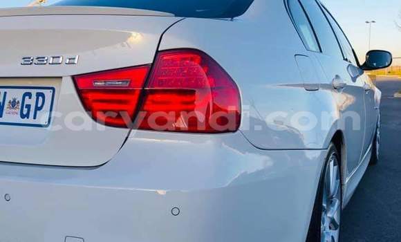 Acheter Occasion Voiture BMW 3–Series Blanc à Kitwe, Zambie Acheter Occasion Voiture BMW 3–Series Blanc à Kitwe, Zambie