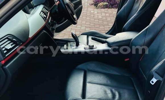 Acheter Occasion Voiture BMW 3–Series Blanc à Livingstone, Zambie Acheter Occasion Voiture BMW 3–Series Blanc à Livingstone, Zambie