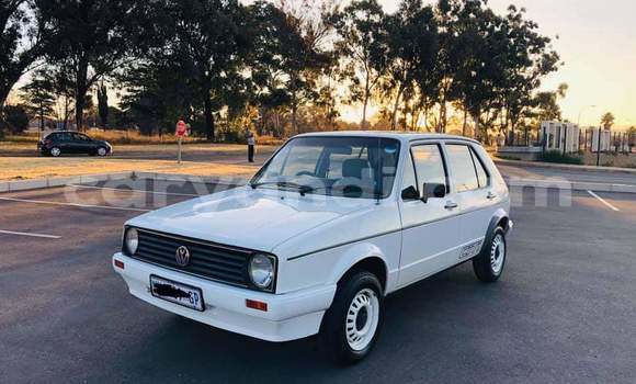 Buy Used Volkswagen Golf White Car in Kitwe in Zambia