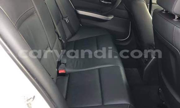 Acheter Occasion Voiture BMW 3–Series Blanc à Livingstone, Zambie Acheter Occasion Voiture BMW 3–Series Blanc à Livingstone, Zambie